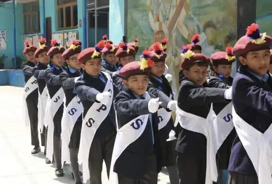 विद्यालयमा खेलकुद तथा ड्रिल शिक्षक