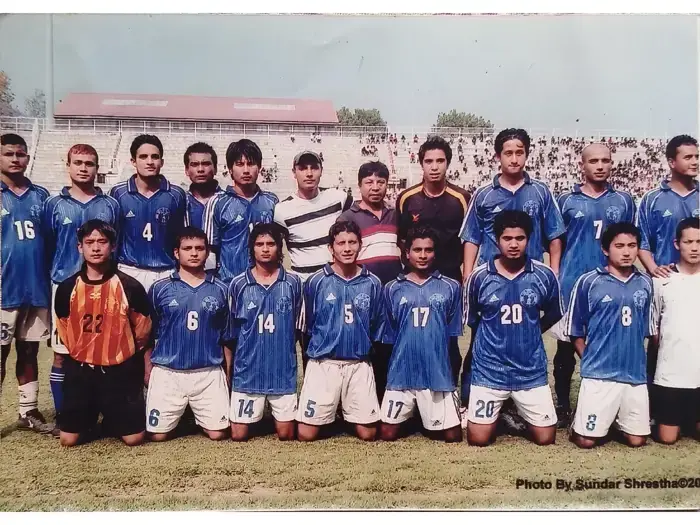 टिम जर्सीमा खेलाडीहरूको समूह तस्बिर | Team group photo in match jerseys